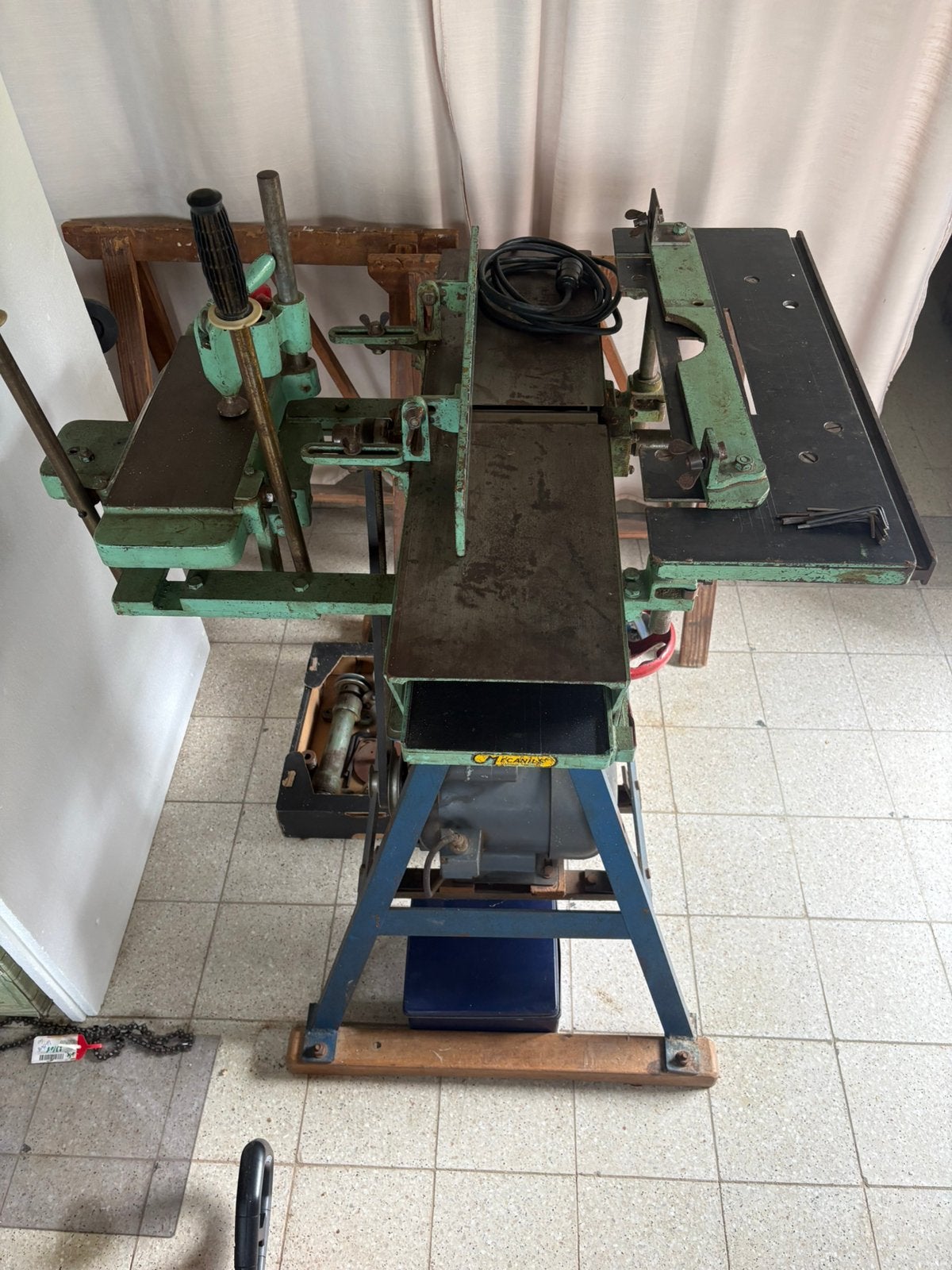 Combine Mecanils R200 houtbewerkingmachine, Ophalen