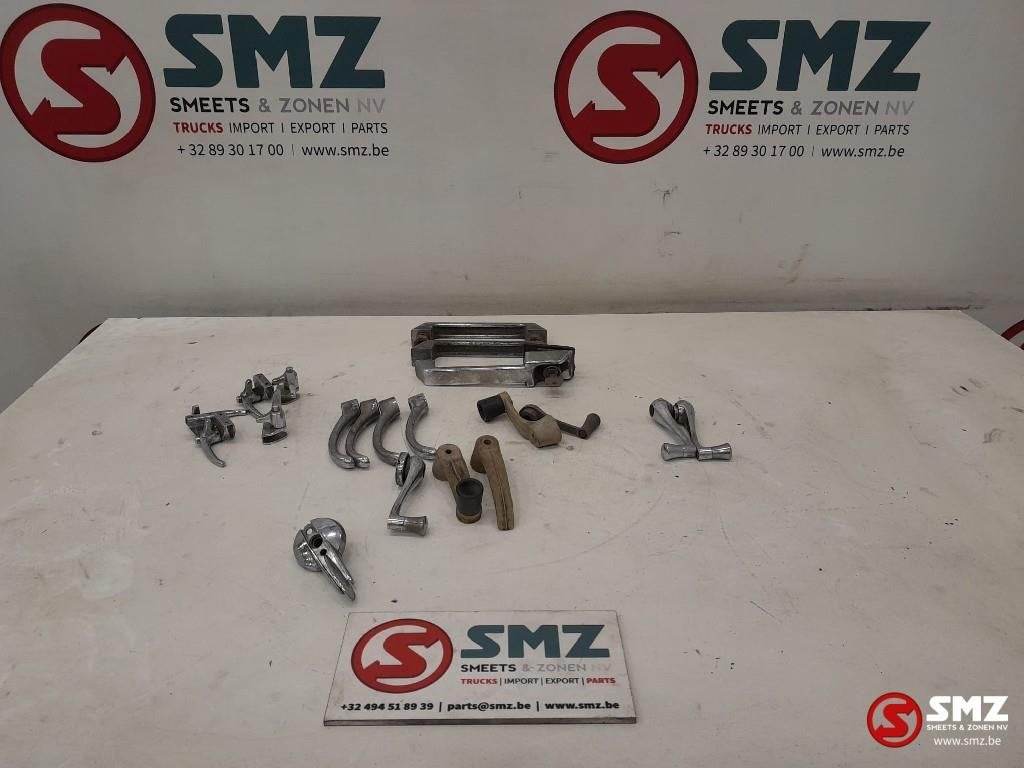 Occ lot poignées de porte + poignées de fenêtre Sc, Autos : Pièces & Accessoires, Pièces camion, Scania, Autres pièces automobiles