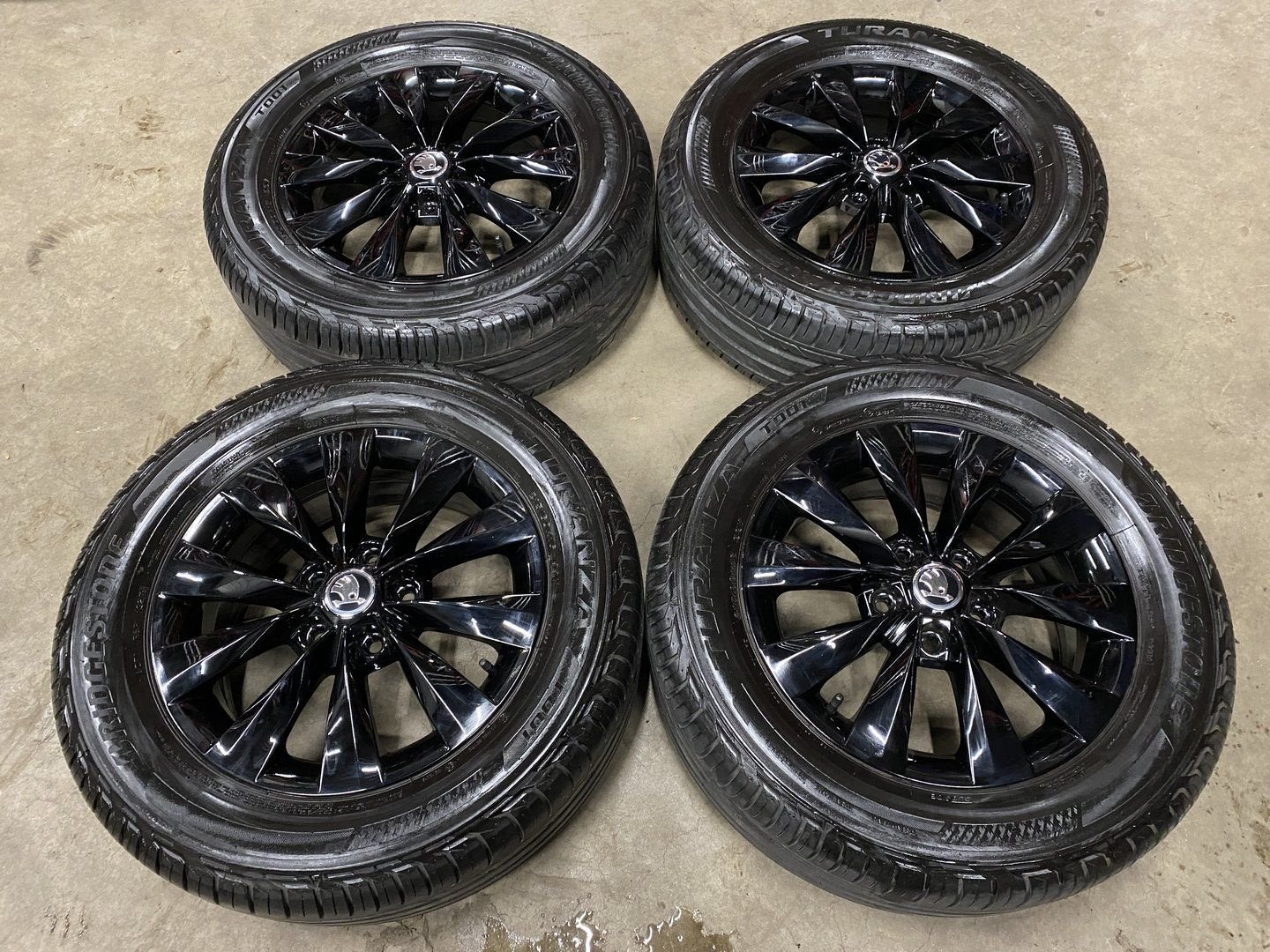 16 inch originele velgen + zomerbanden Skoda Karoq, Pneus et Jantes, 215 mm, 16 pouces, Véhicule de tourisme