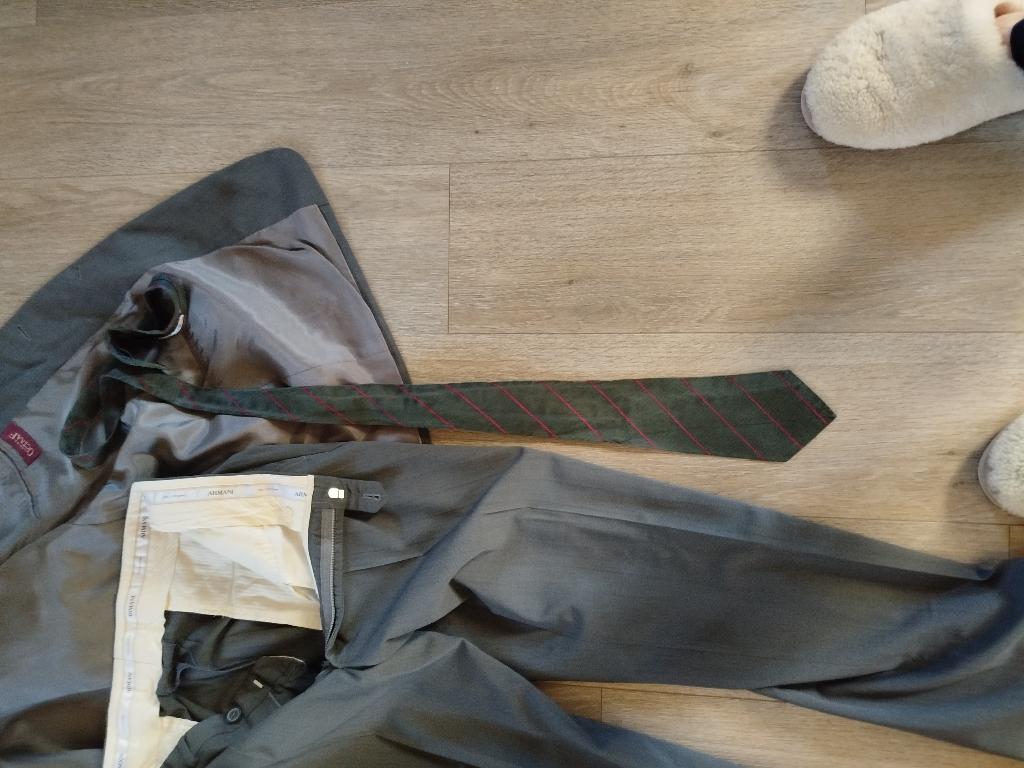 Armani kostuum, Kleding | Heren, Kostuums en vesten, Maat 52/54 (L), Overige kleuren, Zo goed als nieuw, Ophalen