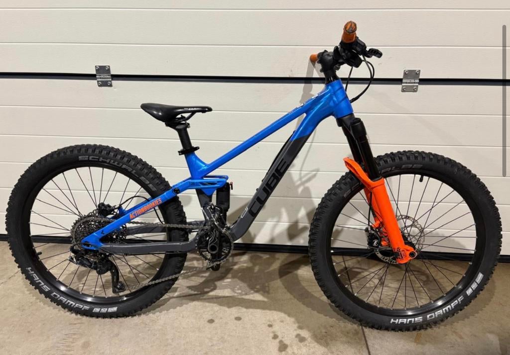 Velo Cube Action Rookie 24’ état impeccable, VTT tout suspendu, Enlèvement, Comme neuf