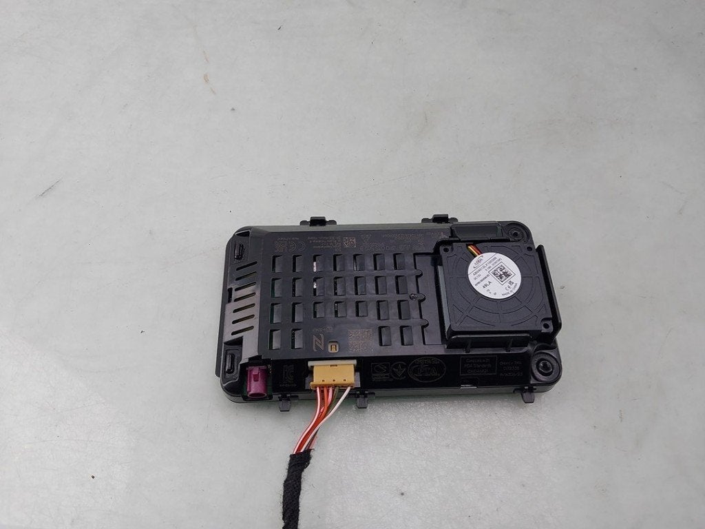 CHARGEUR DE TELEPHONE A INDUCTION (|3P0035502B|), Škoda Auto Deutschland GmbH, Utilisé, Info@skoda-auto.de, Max-Planck-Straße  3-5
64331  Weiterstadt, DE