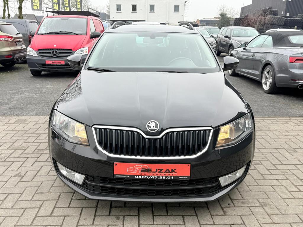 Skoda Octavia 1.2i 1j garantie Navi - Cruiscontrol -Trekhaak, Auto's, Skoda, Euro 5, Bedrijf, Handgeschakeld, https://public.car-pass.be/vhr/f59c37f7-7a89-4077-b7af-0a61987f07b0