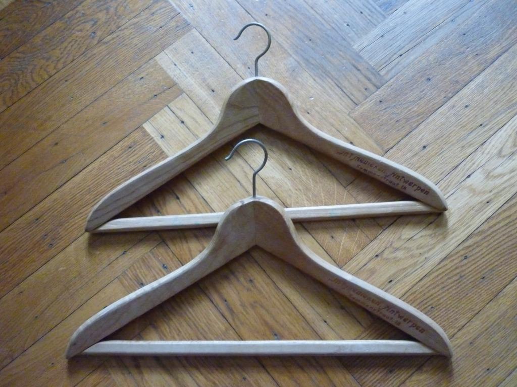 2 antieke houten kapstokken 'In 't Meuleken', Antiek en Kunst, Ophalen of Verzenden