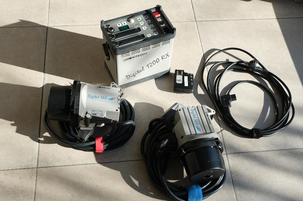 A vendre flash de studio, Enlèvement, Utilisé, Lampe ou Kit de flash