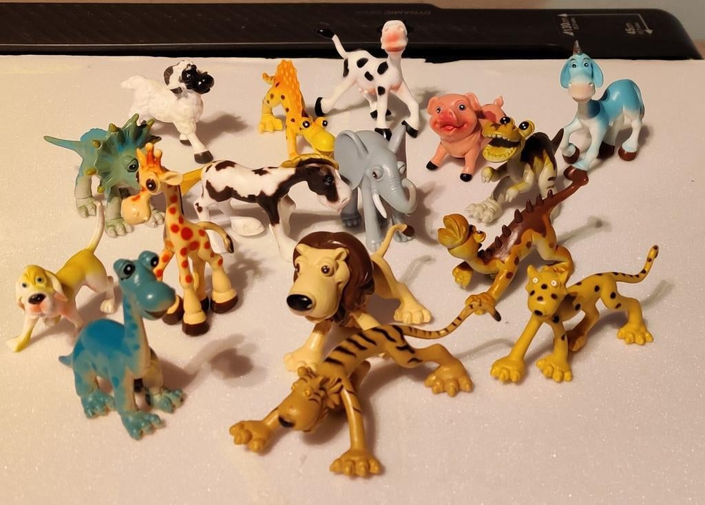 Figurines. Papo, Dora, Dunkey, Minie, playmobil, Chinese st, Enlèvement, Comme neuf