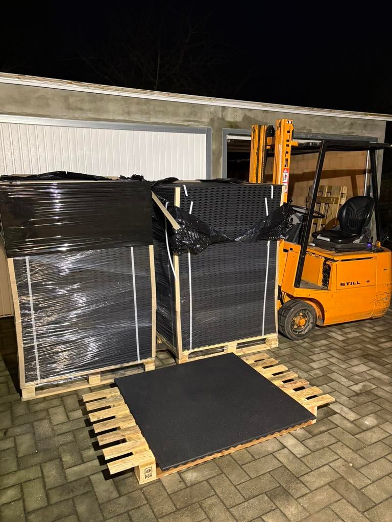 Rubber tegels 100x100x2, Ophalen, Rubber