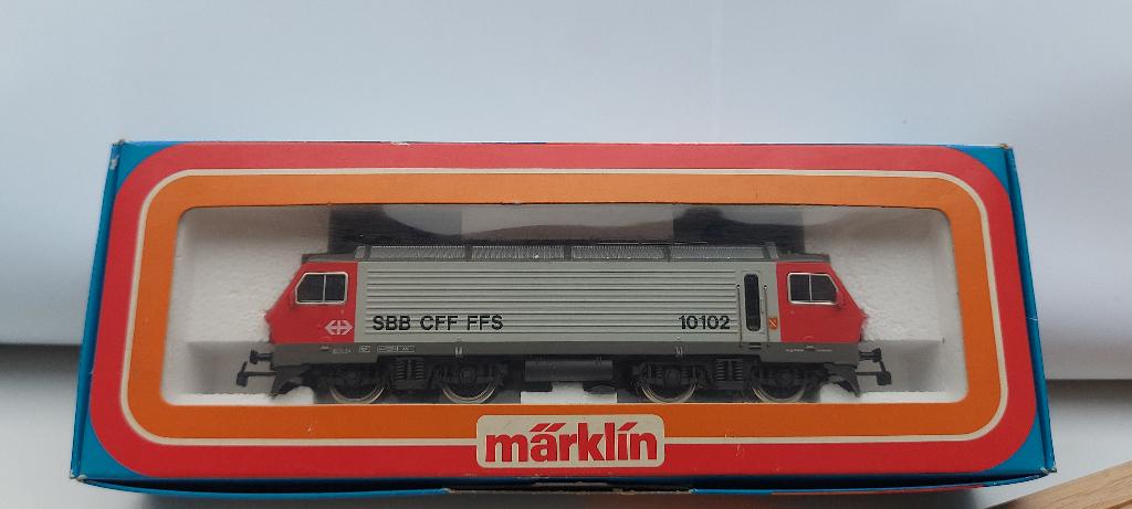 Marklin 3323 Rouge 4/4 SBB, Neuf, Analogique, Enlèvement ou Envoi, Courant alternatif