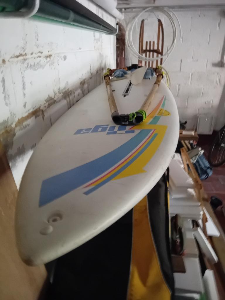 Planche à voile débutant, Sports nautiques & Bateaux, 5 à 7 m², Planche, Enlèvement, Utilisé