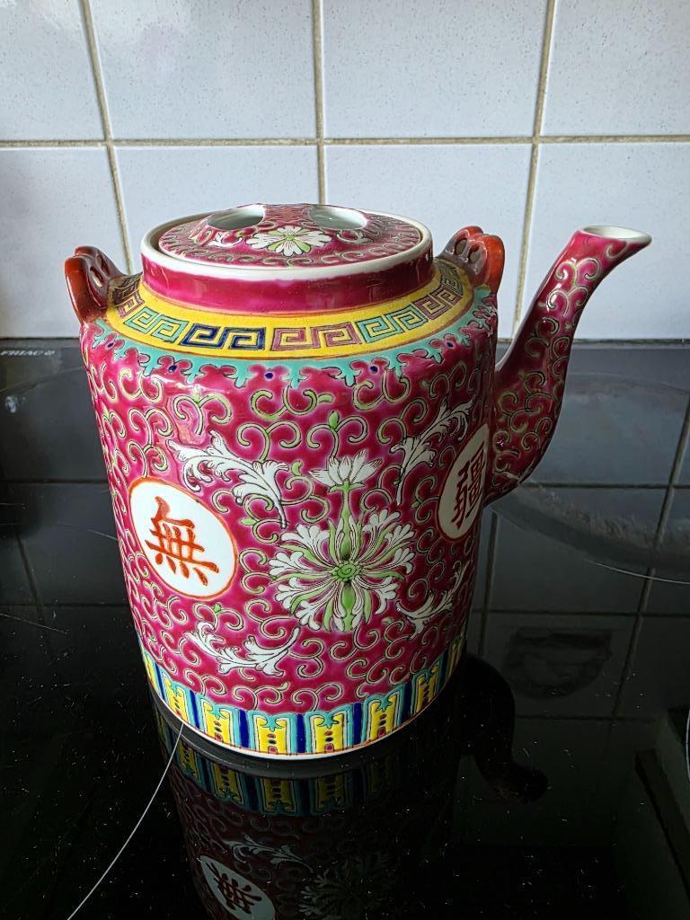 THEEKAN IN CHINEES PORCELEIN TE KOOP, Ophalen of Verzenden