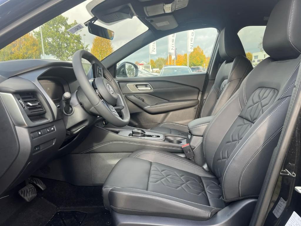 NEW QASHQAI MHEV TEKNA AUTOM 158PK PANO/HEAD/LEDER/PILOT-34%, Auto's, 4 cilinders, Zwart, Leder, 5 zetels