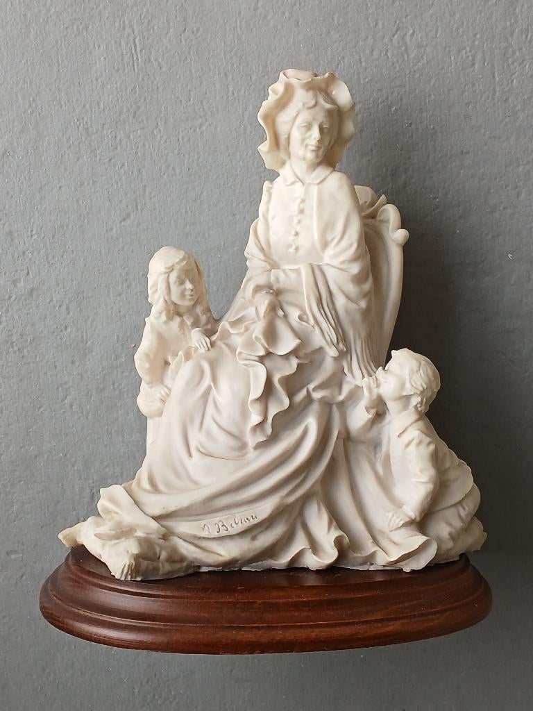 vintage beeld moeder en kinderen-A.Belcari/Italië, Antiek en Kunst, Ophalen of Verzenden