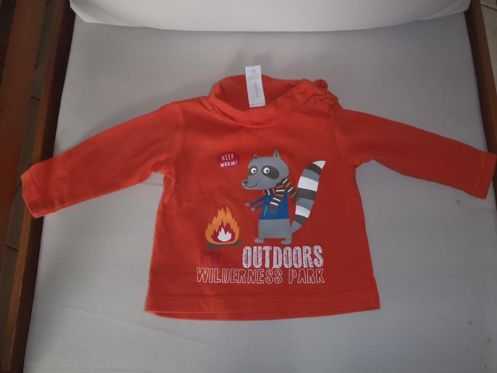 t-shirt longues manches taille 68, Enlèvement ou Envoi, Comme neuf, Garçon, Pull ou Veste