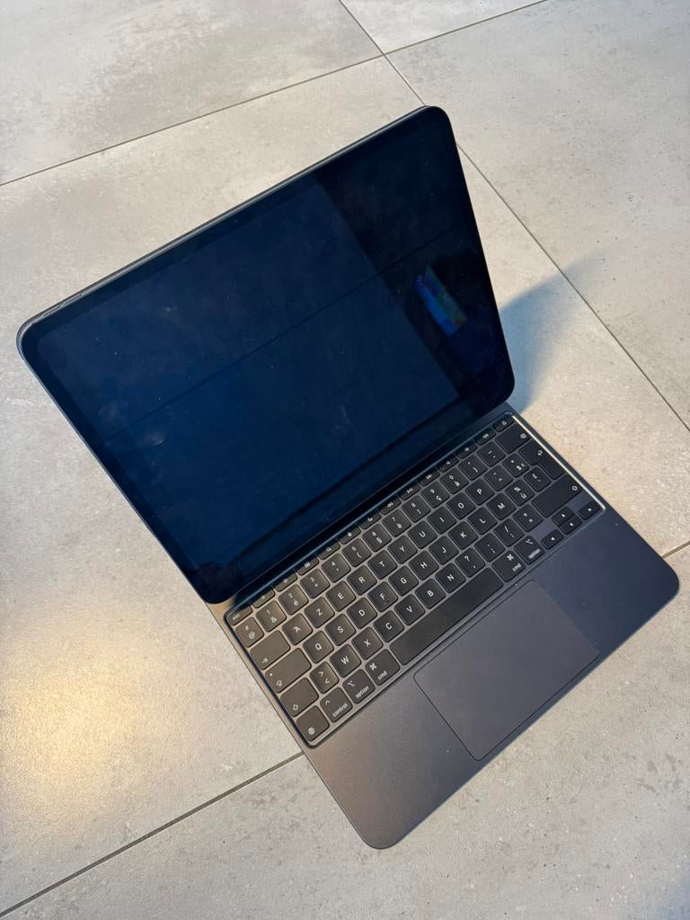 Ipad pro 13inch (M4) 256gb + apple magic keyboard, Ophalen, Zo goed als nieuw