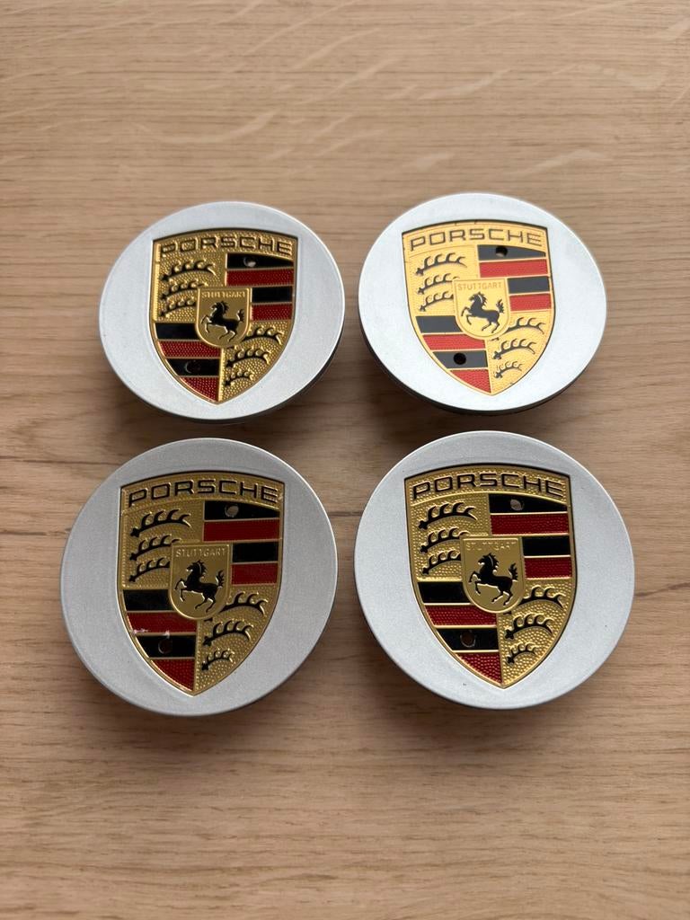 Caches moyeux Porsche, Ophalen