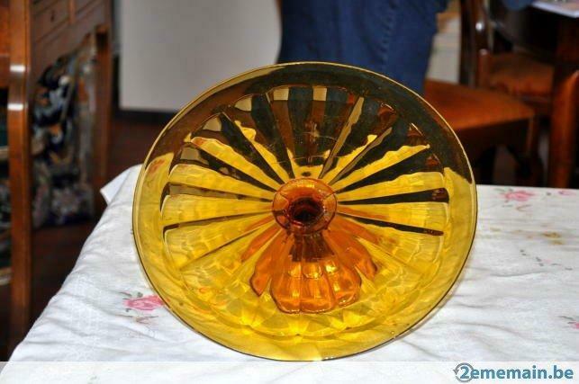 *plat sur pied en verre ocre pour tarte ou gateau