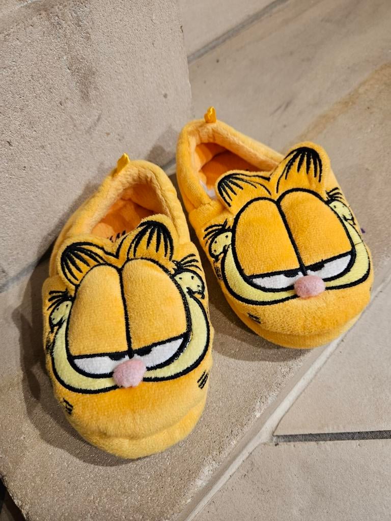 Chaussons Garfield taille 24/25, très bon état, Enlèvement, Comme neuf