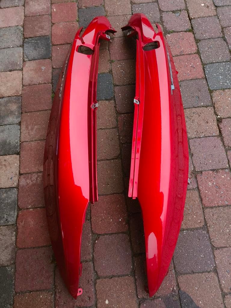 Honda vision body zijflank links/rechts, Motoren, Ophalen of Verzenden