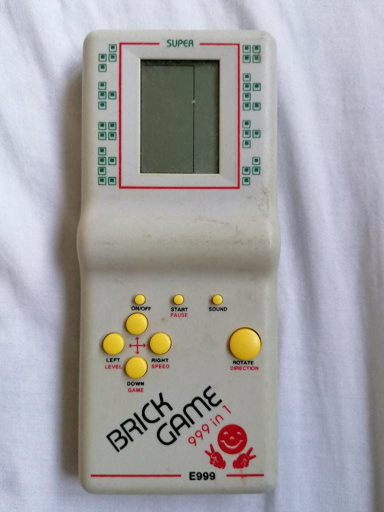 Jeu électronique vintage BRICK GAME., Games en Spelcomputers, Spelcomputers | Overige, Ophalen of Verzenden, Gebruikt