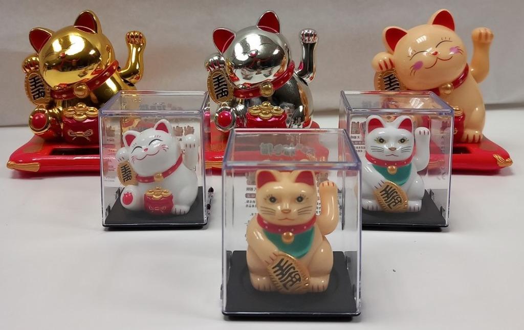 Wenkende poezen met zonnepaneel uit Thailand, Huis en Inrichting, Ophalen of Verzenden, Nieuw