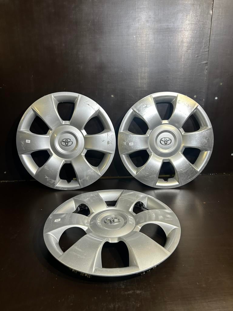3 enjoliveurs Toyota yaris corolla aygo 15", Enlèvement ou Envoi, Utilisé