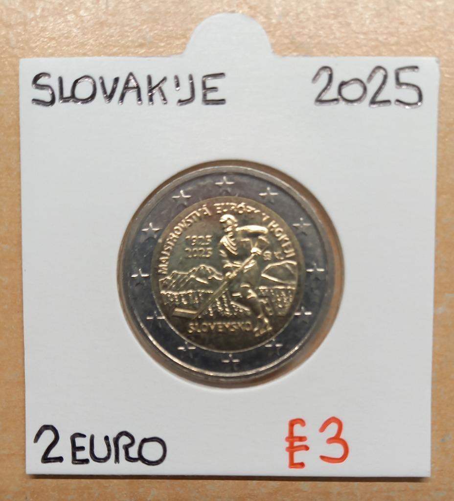 2 EURO 2025     SLOVAKIJE   IJSHOCKEY   UIT ROL  UNC    € 3, Postzegels en Munten, Munten | Europa | Euromunten, Ophalen of Verzenden