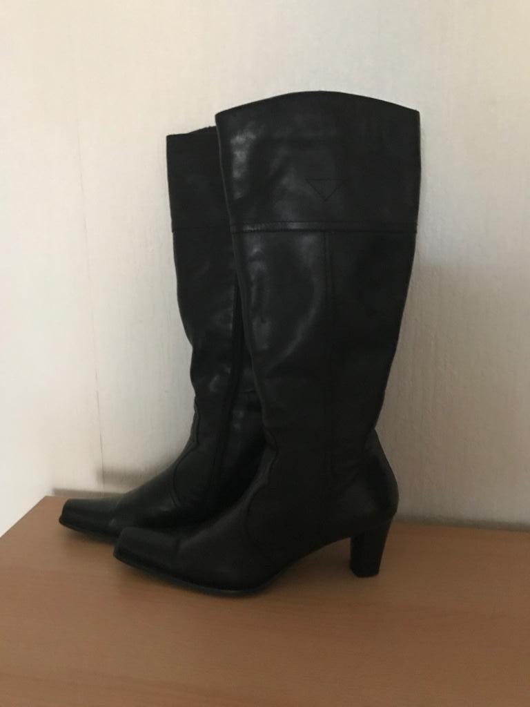 Bottes haut cuir noir p.37, brun et noir p.37 avec talon, Vêtements | Femmes, Chaussures, Comme neuf, Brun, Enlèvement, Bottes hautes