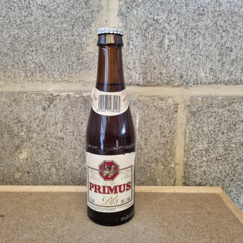 Bouteille de bière Primus Pils (modèle 2), Enlèvement ou Envoi, Utilisé, Bouteille(s), Autres marques