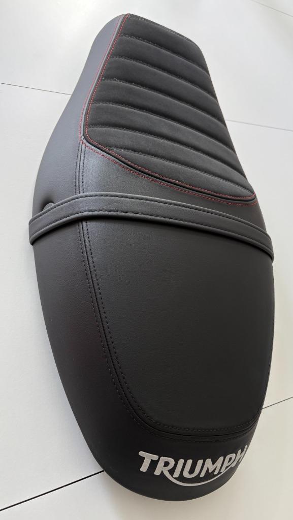 Selle double avec lanière d’origine - Triumph Thruxton 1200R, Motos, Accessoires | Autre, Enlèvement ou Envoi, Comme neuf