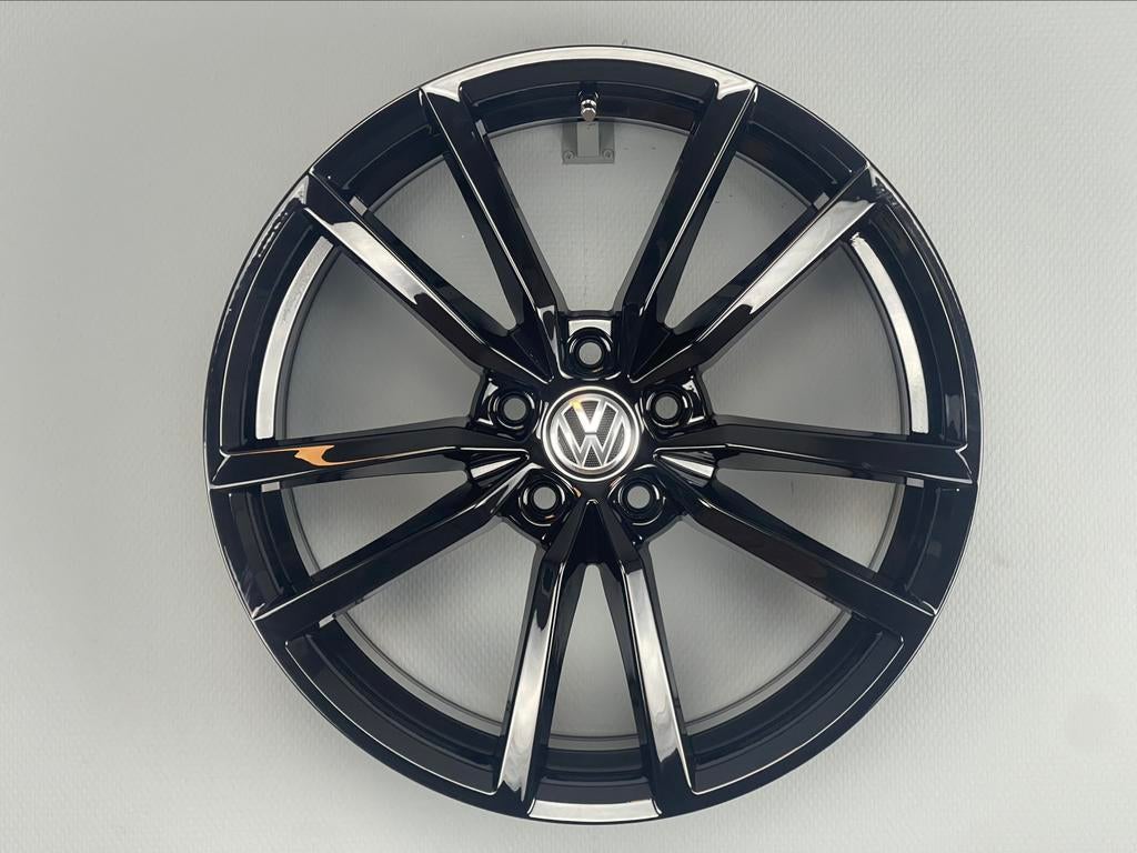 VW golf GTI TCR Pretoria R-line autovelgen Matt&Gloss Black, Auto-onderdelen, Banden en Velgen, Velg(en), Zomerbanden, 18 inch