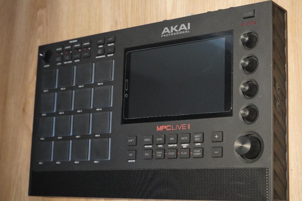 MPC Live 2, Ophalen, Zo goed als nieuw