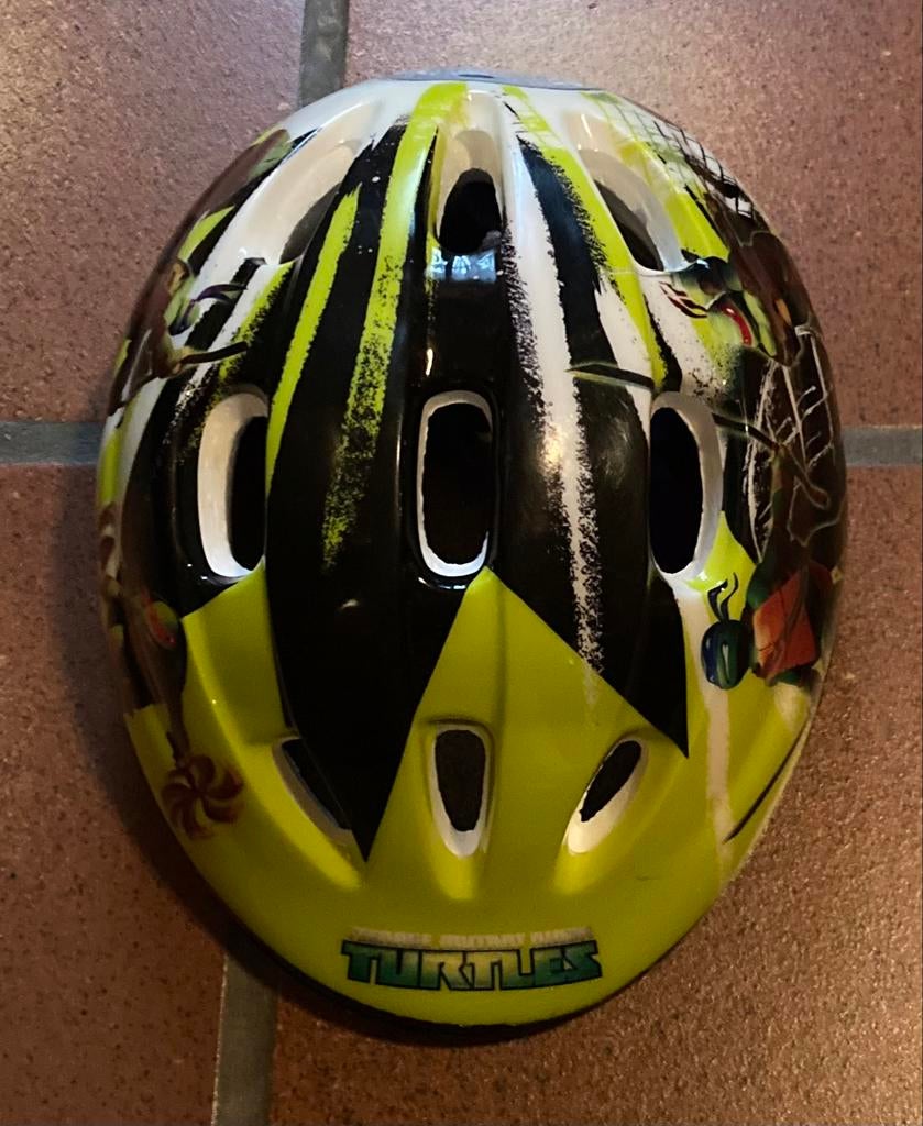 Casque enfant tortues xs 46-52, Vélos & Vélomoteurs, Accessoires vélo | Casques de vélo, XS, Garçon, Enlèvement ou Envoi, Comme neuf