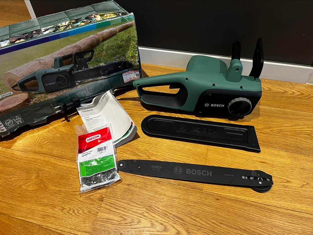 Tronçonneuse électrique Bosch 1800W Neuf, Enlèvement, Comme neuf, Électrique