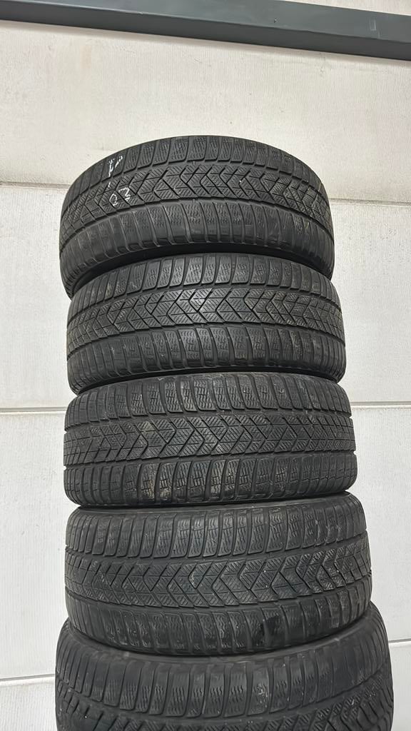 2454518  245/45R18 winter merk pirelli, Ophalen