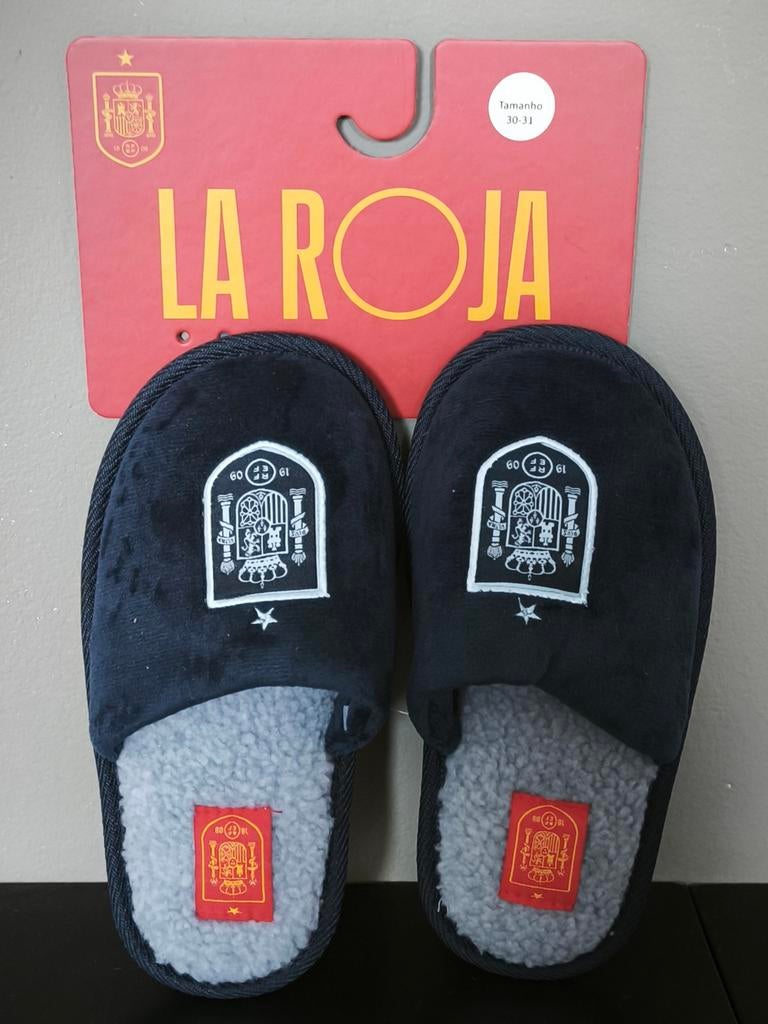 Pantoufles, Slofjes, Nieuw, Ophalen of Verzenden, La roja