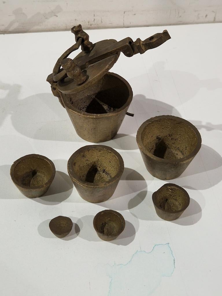 Bronzen nestgewicht gemaakt  18e eeuw antiek , weegschaal, Antiek en Kunst, Ophalen of Verzenden, Brons