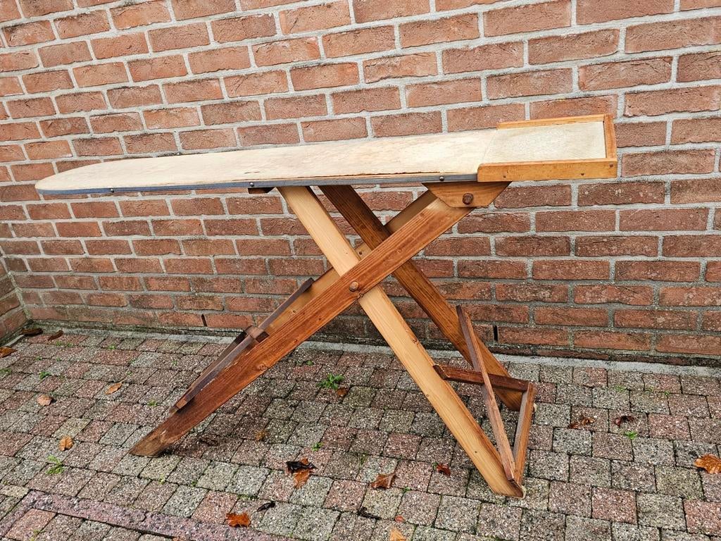 Vintage houten strijkplank, Elektronische apparatuur, Strijkijzers en Strijkplanken, Ophalen, Zo goed als nieuw