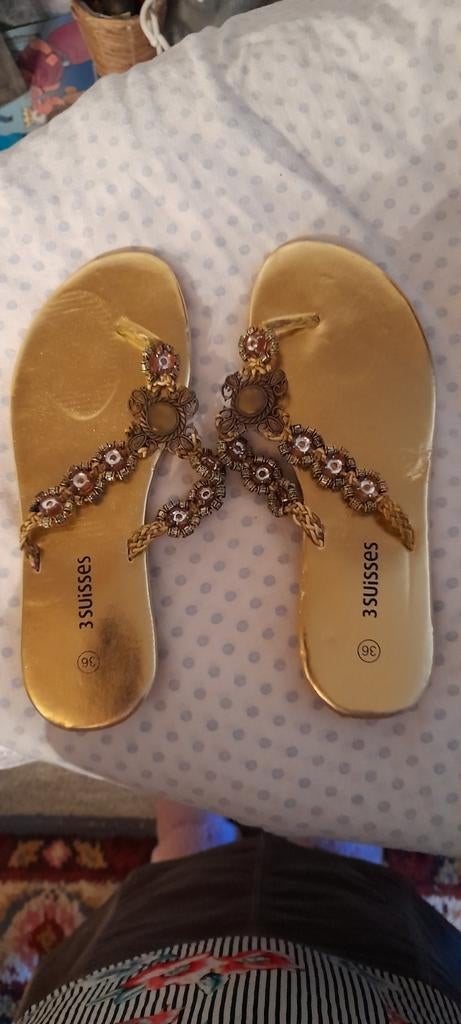 Gouden slippers,maat36,€5, Ophalen, 3 suisses, Zo goed als nieuw, Accessoires