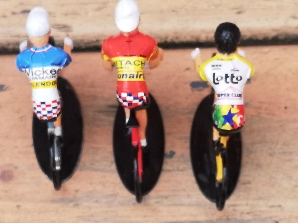 Set de cyclistes Claude Criquelion 3 pièces, Envoi