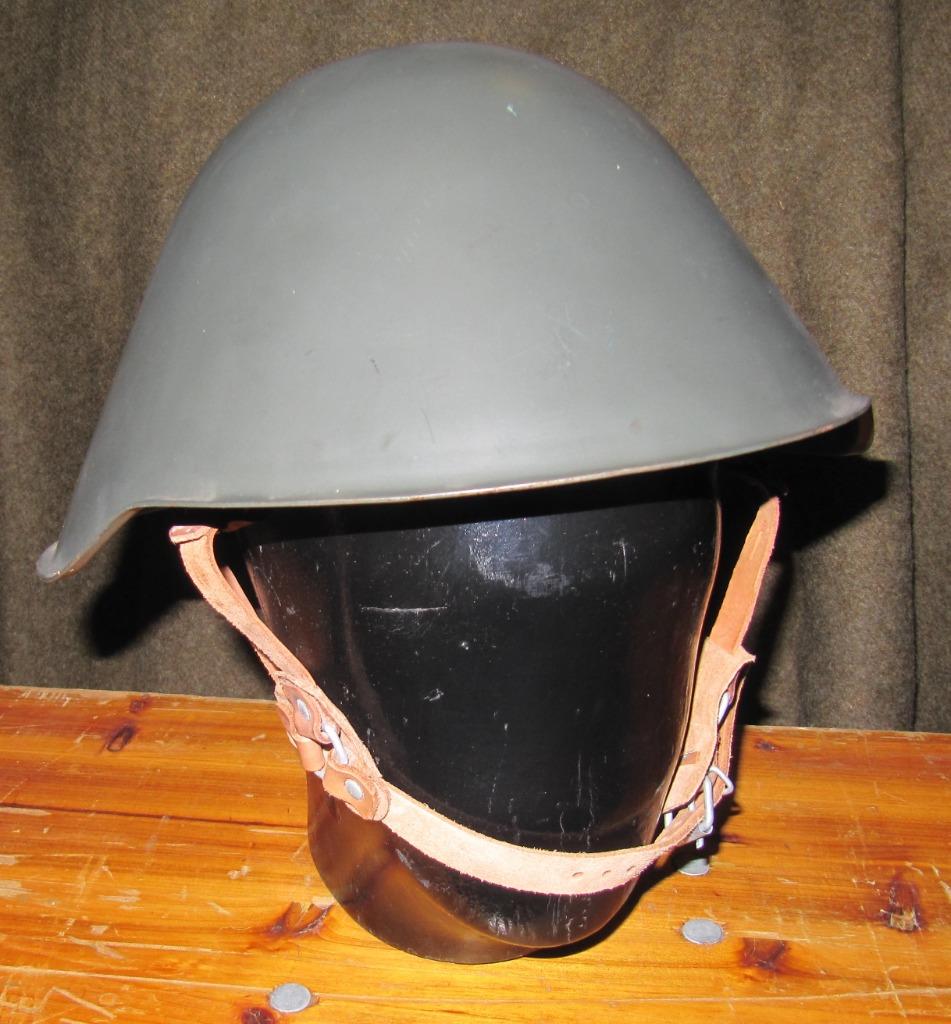 DDR staalhelm, Verzamelen, Ophalen of Verzenden, Landmacht, Helm of Baret