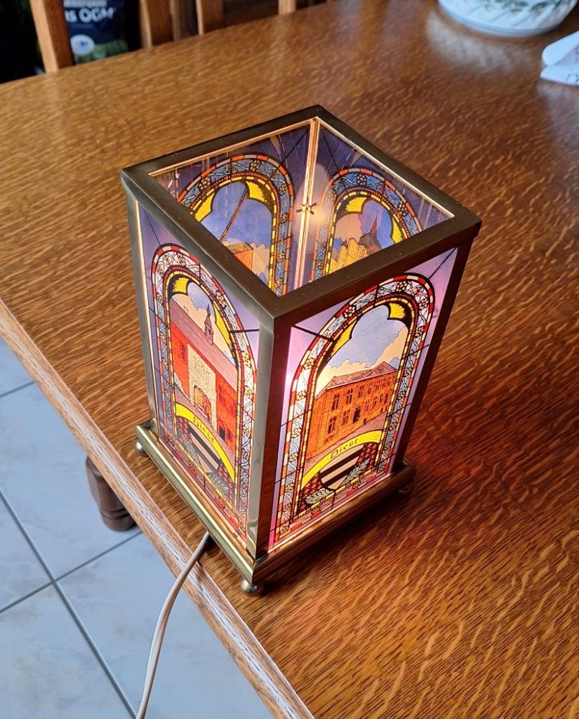 gekleurde glaslamp met bezienswaardigheden van Diest, Ophalen of Verzenden, Zo goed als nieuw, Glas