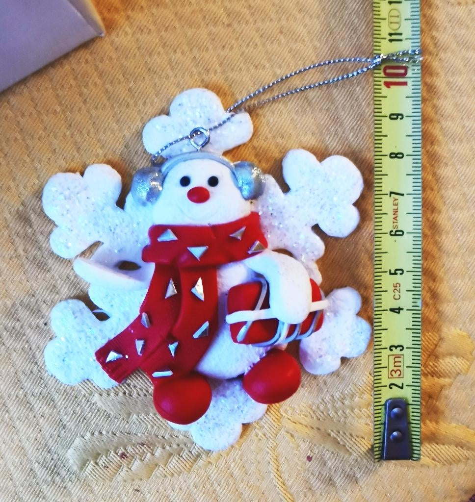 Sneeuwster met sneeuwman + rode sjaal. Kerstbal., Diversen, Kerst, Ophalen of Verzenden, Nieuw