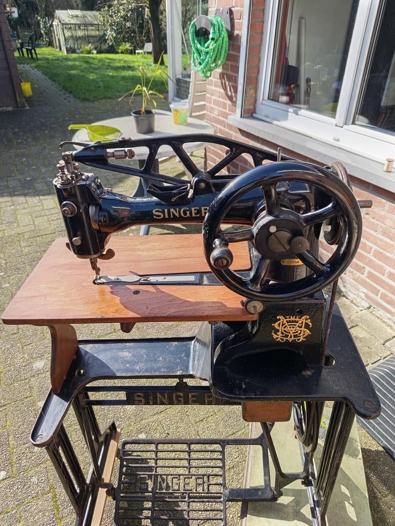 Antiek gietijzer singer Naaimachine  voor Schoenen enz, Ophalen