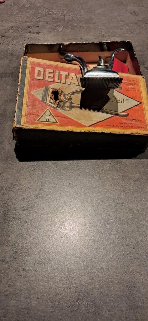Antieke tondeuse met bijhorende doosje, Antiek en Kunst, Ophalen of Verzenden