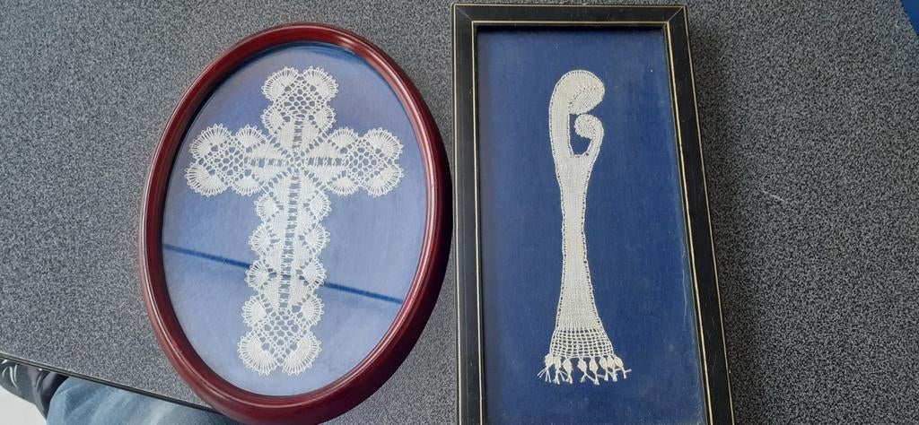 2 kantkloswerkjes, Hobby & Loisirs créatifs, Enlèvement ou Envoi, Comme neuf