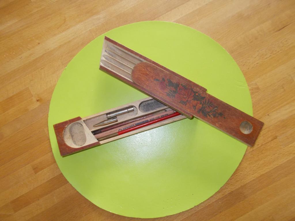 RETRO PENNENDOOS met inhoud, Antiek en Kunst, Ophalen of Verzenden