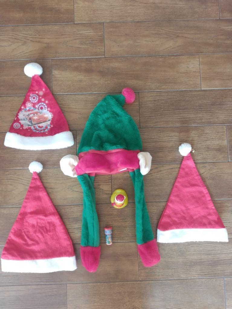 Kerstpakket met kerstmutsen, badeendje,..., Ophalen, Gebruikt
