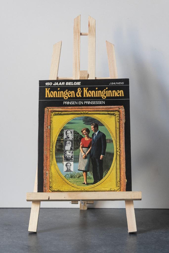 Boek “Koningen & Koninginnen” – “Prinsen en Prinsessen”, Verzamelen, Koningshuis en Royalty, Ophalen of Verzenden, Zo goed als nieuw
