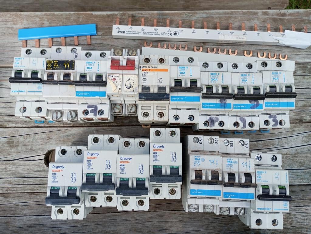 Automaten zekeringen verlies stroom schakelaars ., Doe-het-zelf en Bouw, Ophalen