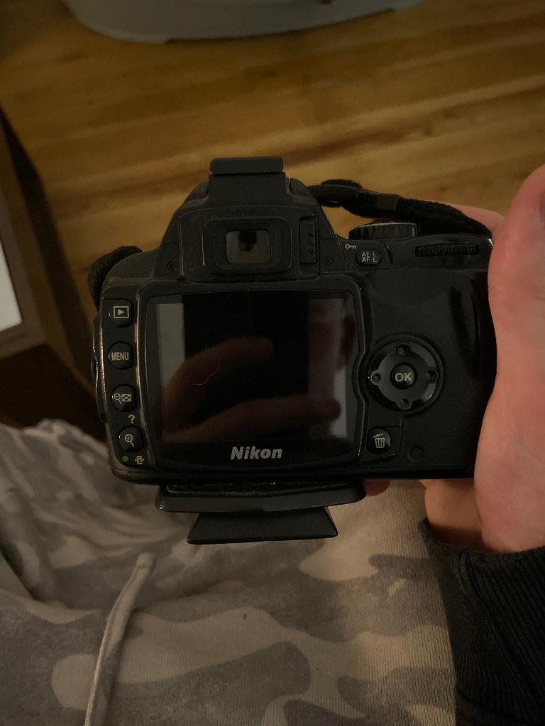 COMPLETE NIKON STARTERSET – CAMERA + 3 LENZEN + ACCESSOIRES, Ophalen of Verzenden, Gebruikt, Nikon